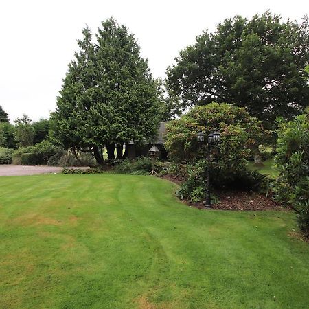 Serene Countryside Home With Manicured Gardens สโตนเฮเว่น ภายนอก รูปภาพ