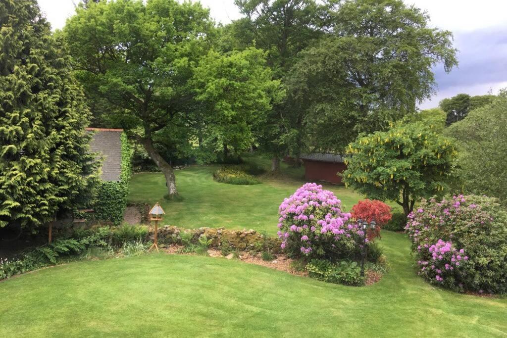 Serene Countryside Home With Manicured Gardens สโตนเฮเว่น ภายนอก รูปภาพ