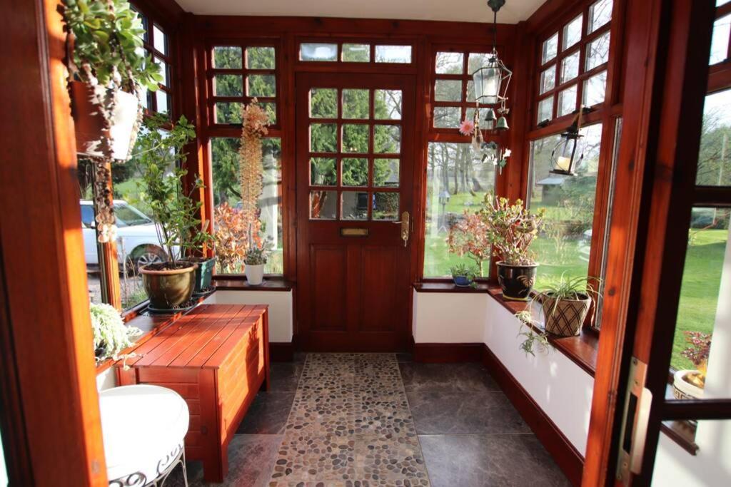 Serene Countryside Home With Manicured Gardens สโตนเฮเว่น ภายนอก รูปภาพ
